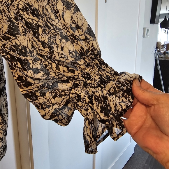 Soaked in Luxury top M - Picture 2 of 8